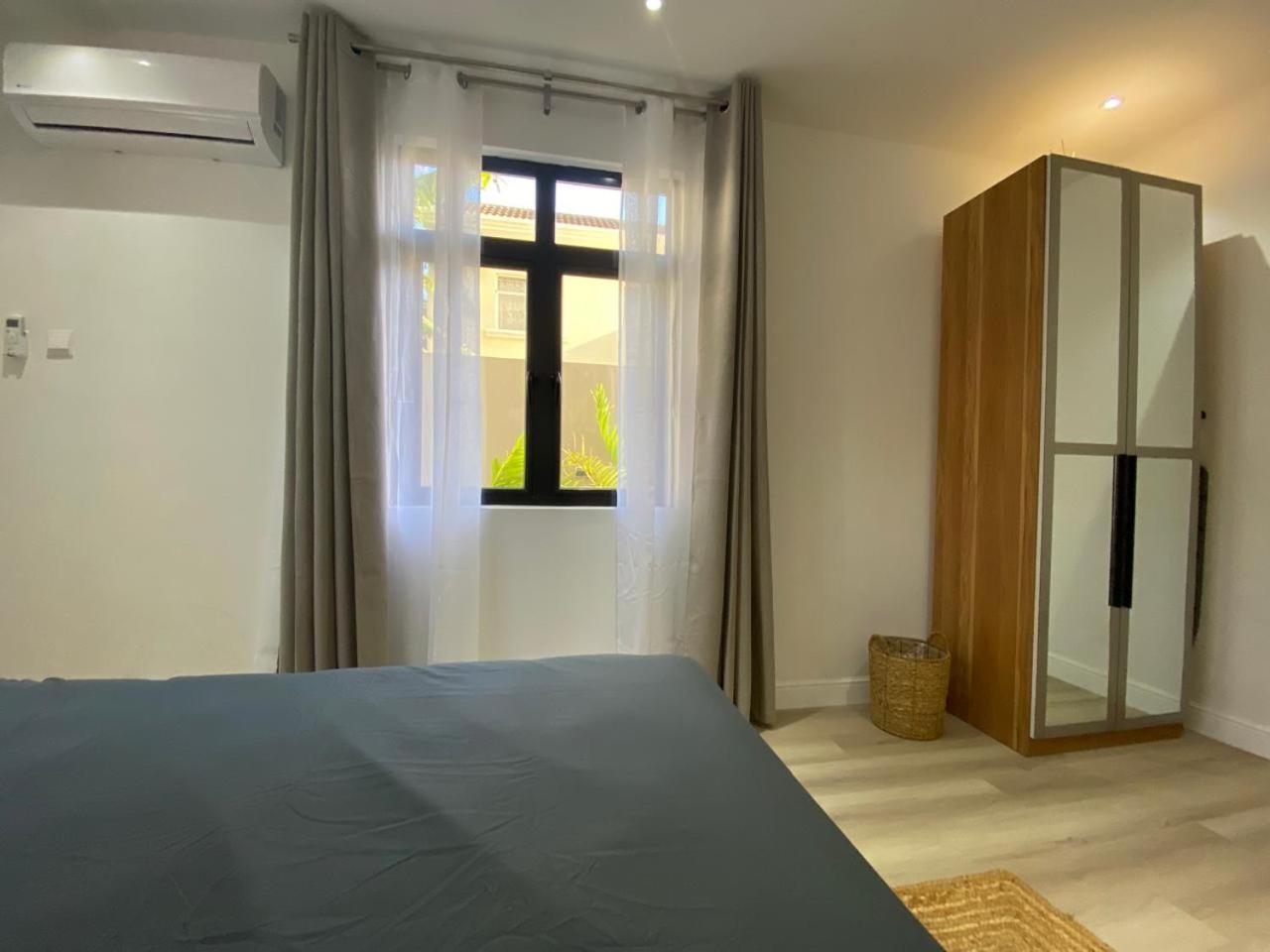 Luxury Retreat At Aqua Breeze Apartment, Flic-en-Flacq Exteriör bild